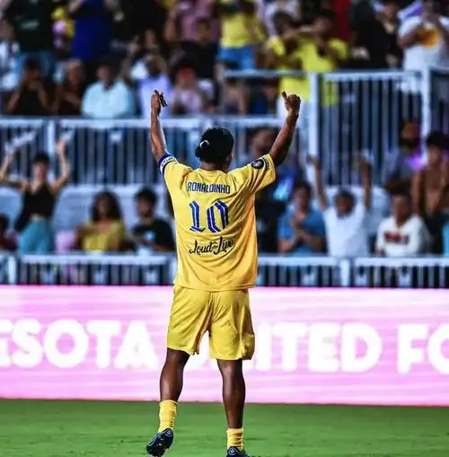 而且训练中 而且训练中